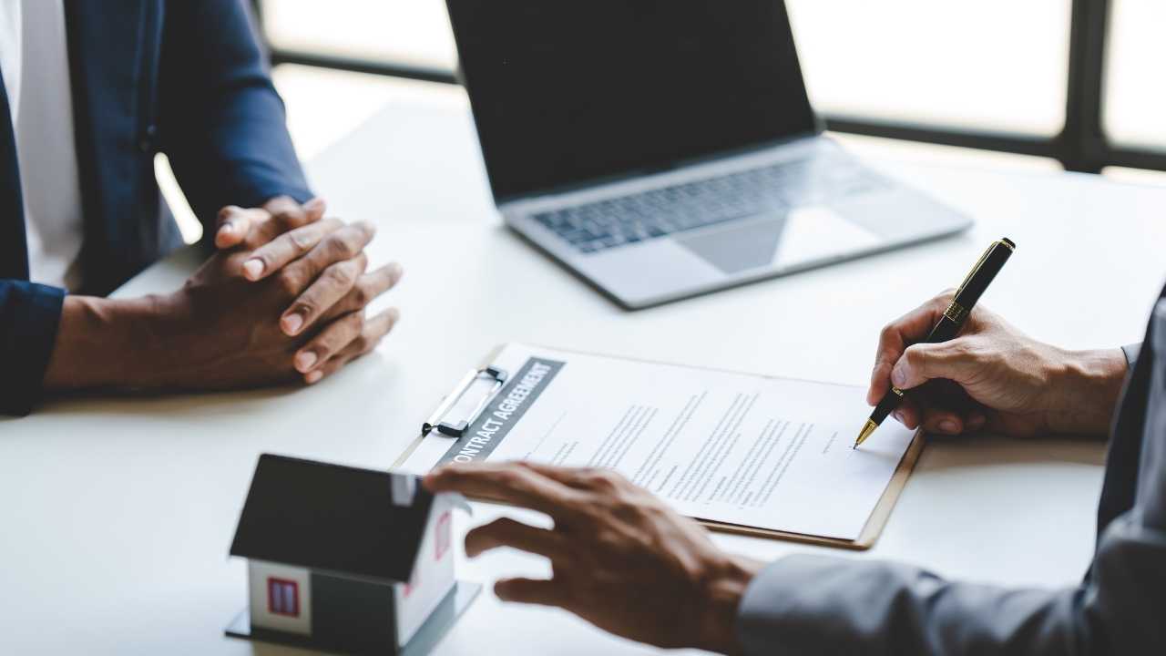 Working with an Alberta mortgage broker